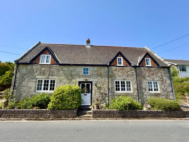Strathwell Dale High Street, Whitwell PO38 2QE