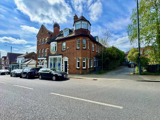 Flat 3, 107 Stanmore Hill, Stanmore HA7 3DZ
