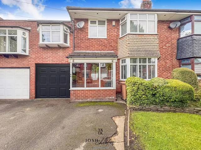 56 Worcester Road, Manchester M24 1WZ