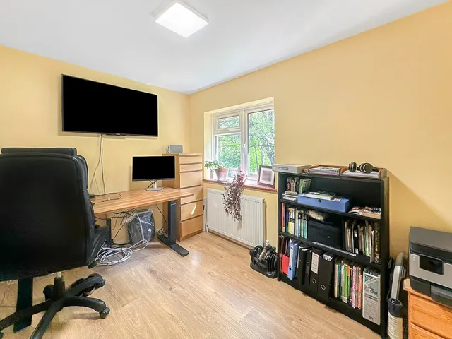 131a Honey End Lane, Reading RG30 4EG