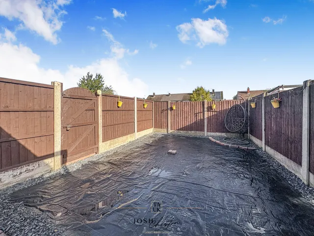 67 Andover Avenue, Manchester M24 1JG