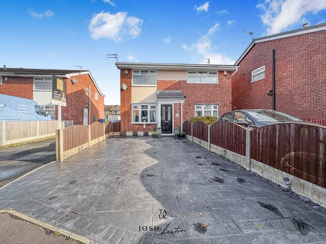 67 Andover Avenue, Manchester M24 1JG