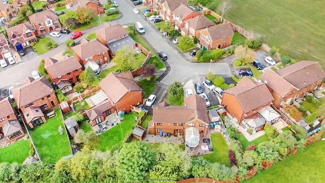 34 St Dominics Way, Manchester M24 1FY