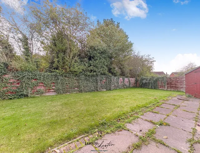34 St Dominics Way, Manchester M24 1FY