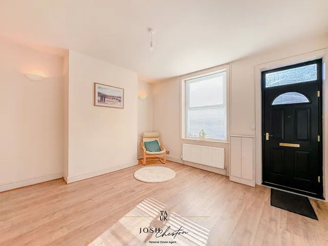 146 Walker Street, Manchester M24 4QE