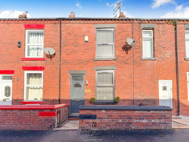 146 Walker Street, Manchester M24 4QE