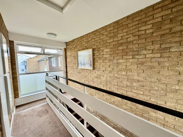 24 High Road, Bushey WD23 1NR