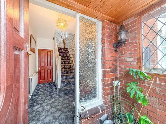 16 Ash Street, Manchester M24 2HA