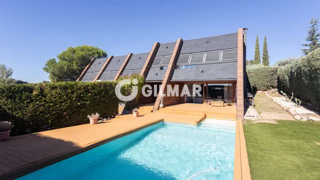 Villa in VALDEMORILLO, Madrid