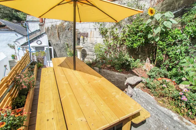 Coombe Cottage The Coombes, Looe PL13 2RQ