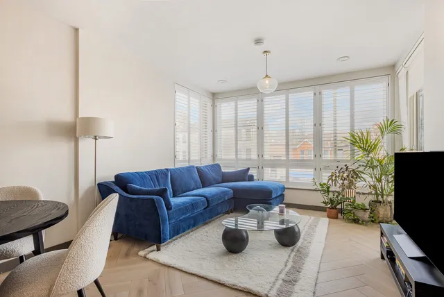 Flat 6, 14 Oakleigh Road North, Whetstone N20 9FJ