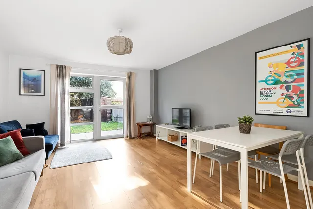 7 Yew Tree Close, London SE13 7DS
