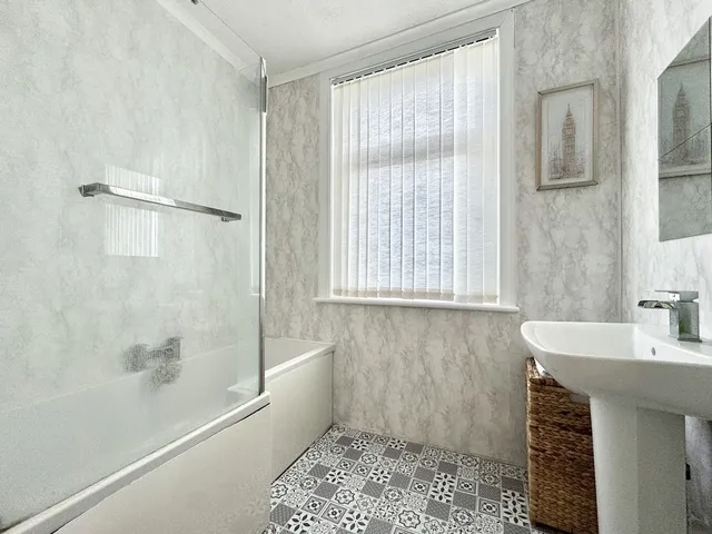 16 Furze Hill Road, Shanklin PO37 7PA