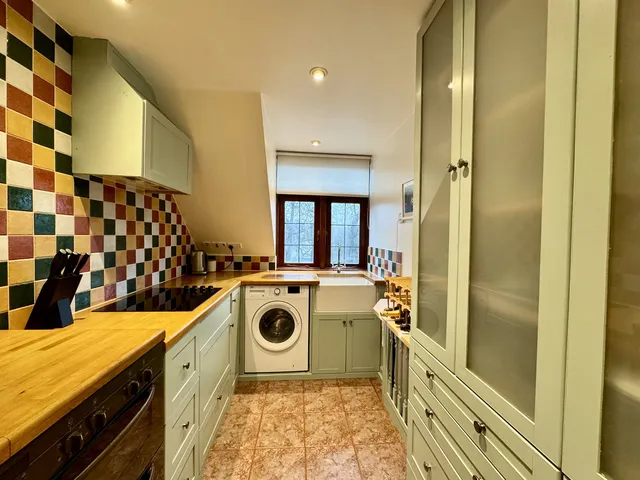 Flat 3, 107 Stanmore Hill, Stanmore HA7 3DZ