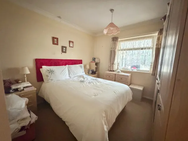 8 Westmead Road, Barton Under Needwood, Staffordshire DE13 8JP