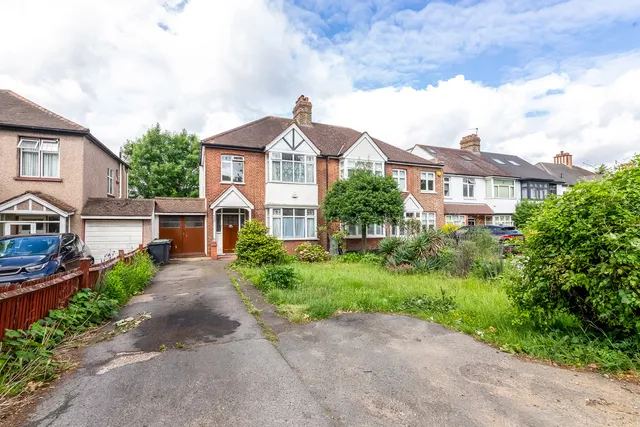302 Baring Road, London SE12 0DS