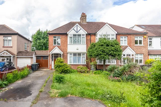 302 Baring Road, London SE12 0DS