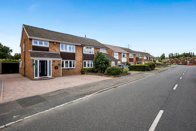 63 Underwood Road, Reading RG30 3LZ
