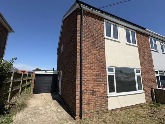 38 Weeley Road, Clacton on Sea CO16 9EN