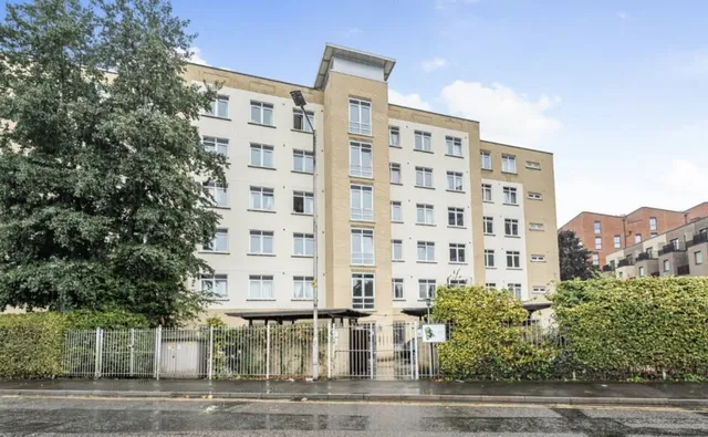 108 The Meridian Kenavon Drive, Reading RG1 3DP
