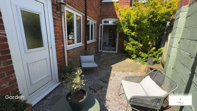18 Oxford Road, Canterbury CT1 3QF