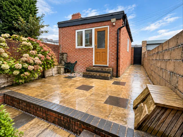 22 Burlington Street, Blackburn BB2 6ES