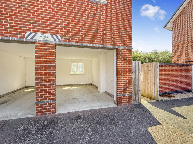 53 Fullbrook Avenue, Spencers Wood, Reading RG7 1FE