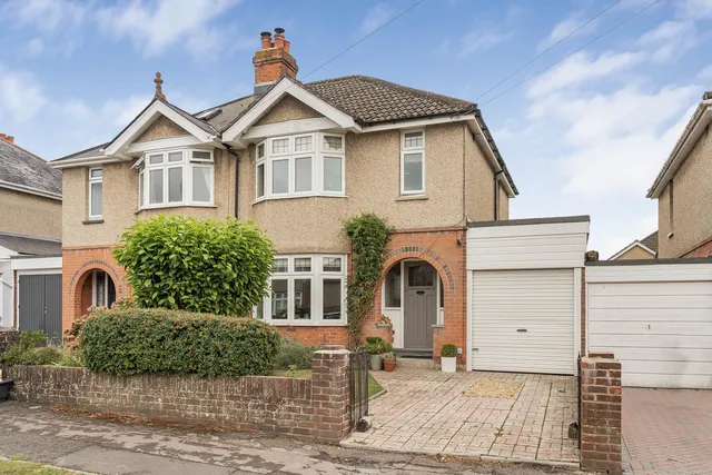 63 Kennedy Road, Southampton SO16 5DR