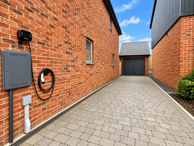 3 Hazel Green, Blackburn BB2 5FE