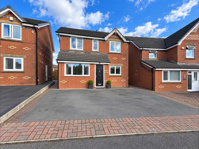 14 Elgar Close, Blackburn BB2 3TE