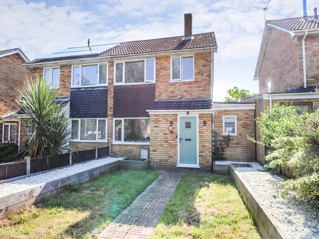 27 Orwell Crescent, Great Yarmouth NR31 9NZ