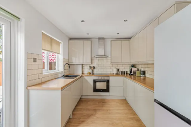 38 Kirksted Road, Morden SM4 6NJ
