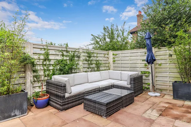 32a Charles Street, Berkhamsted HP4 3DH