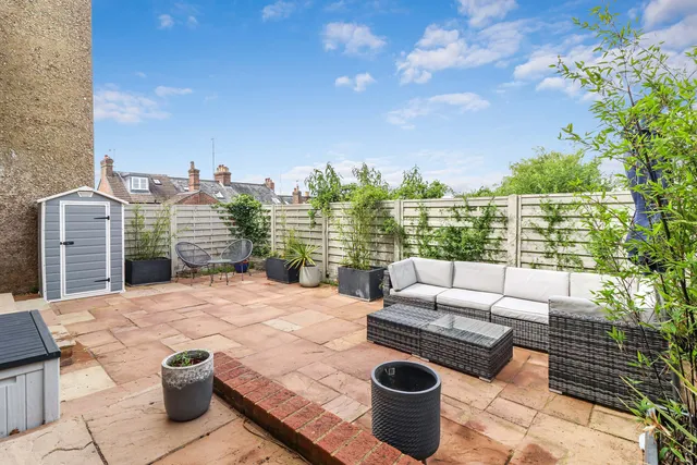 32a Charles Street, Berkhamsted HP4 3DH