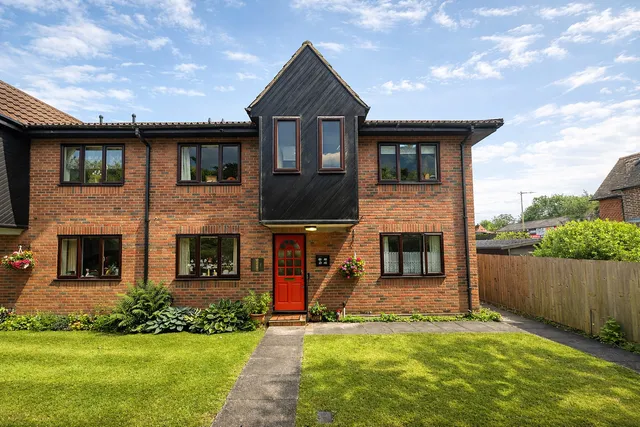 48 The Beeches, St. Albans AL2 2NL