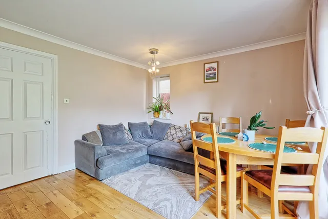 172 Snakes Lane East, Woodford Green IG8 7JD