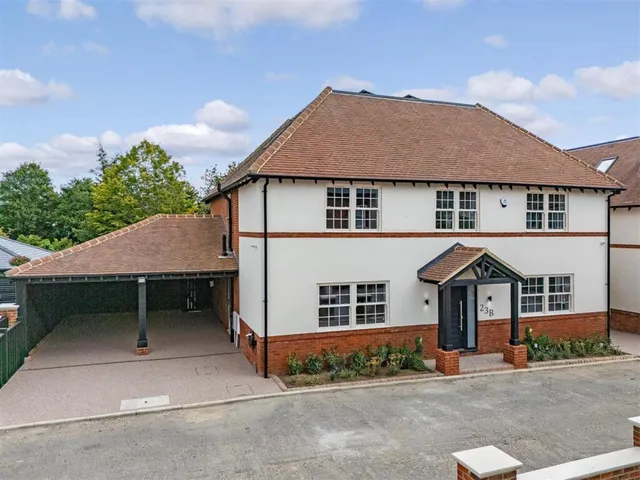 23B Ivy Chimneys Road, Epping CM16 4EL