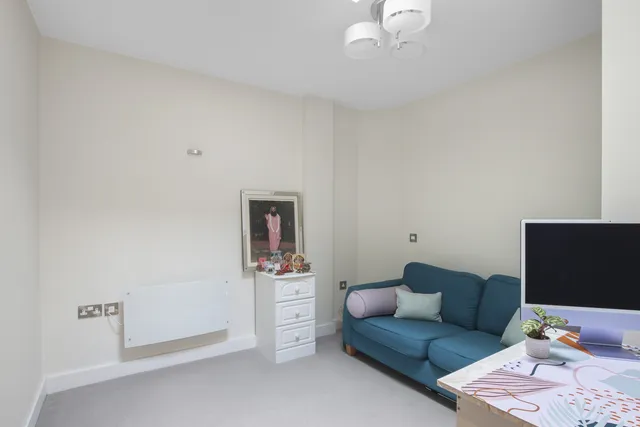 Flat 4, Walsingham House, 1331 High Road, Whetstone N20 9HR
