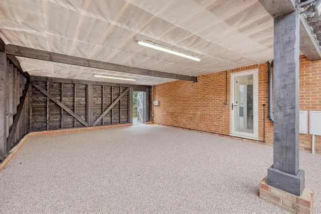23B Ivy Chimneys Road, Epping CM16 4EL