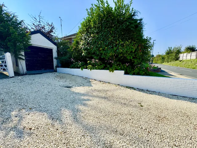 Chestnut Cottage, 44 Shide Road, Newport PO30 1YE