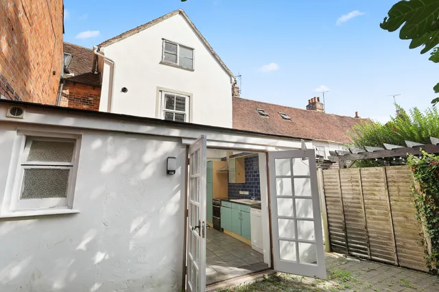 48 East Hill, Colchester CO1 2QY