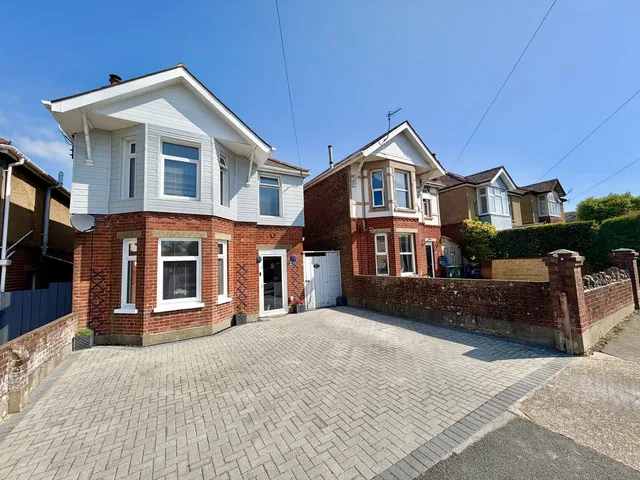 8 Great Preston Road, Ryde PO33 1DR