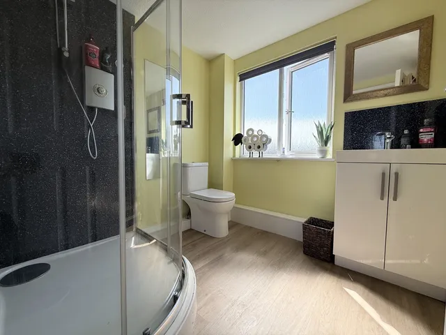 2a Seaton Park, Littlehampton BN17 7PF