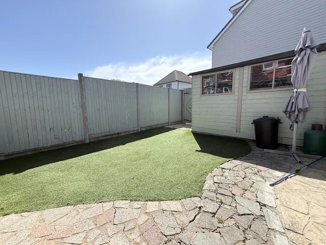 2a Seaton Park, Littlehampton BN17 7PF