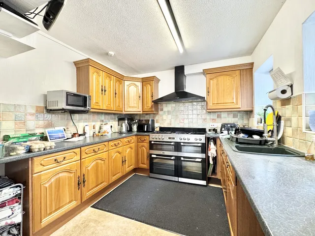 25 Queens Road, Shanklin PO37 6AW