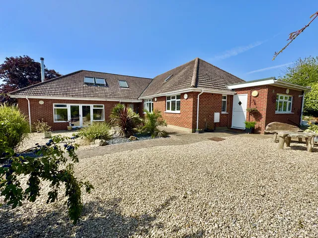 98 Green Lane, Shanklin PO37 7HD