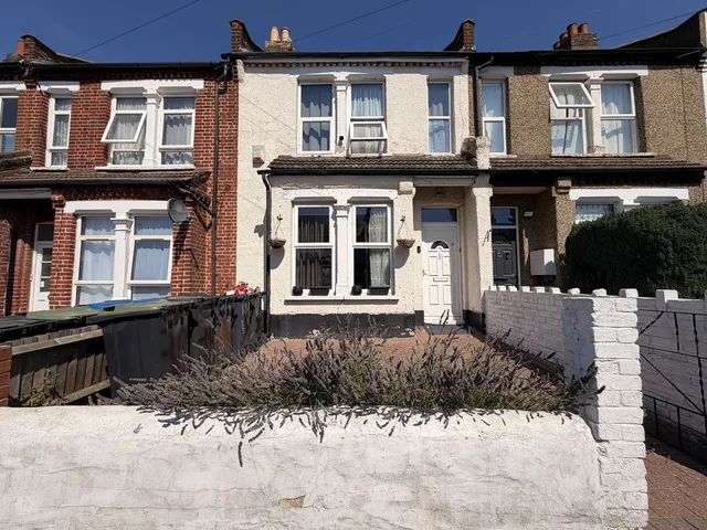 38 Bensham Grove, Thornton Heath CR7 8DA