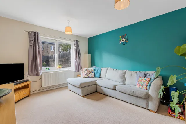 13 Attfield Close, Whetstone N20 0LG