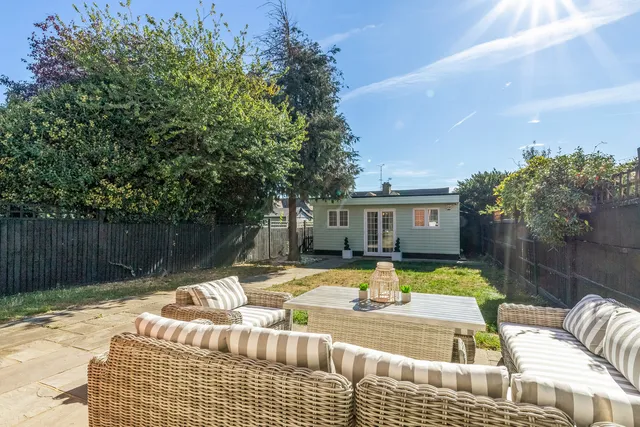 104 Iron Mill Lane, Kent DA1 4RR