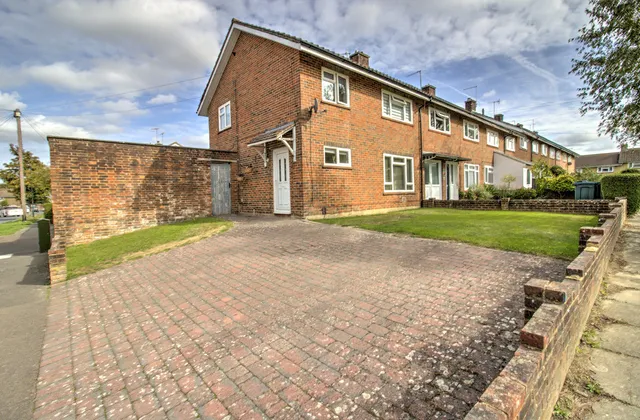 2 Punch Copse Road, Crawley RH10 1RD
